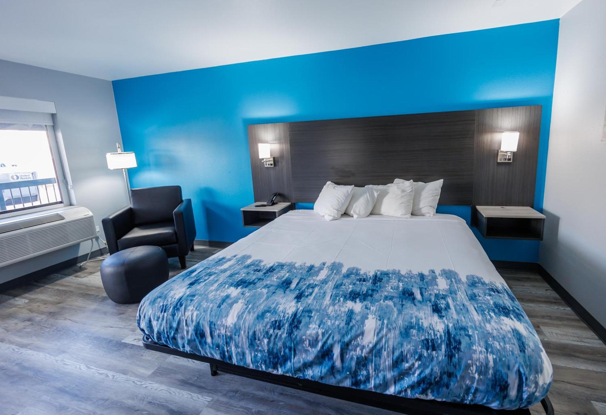 Baymont By Wyndham Thousand Hills Hotel 2*