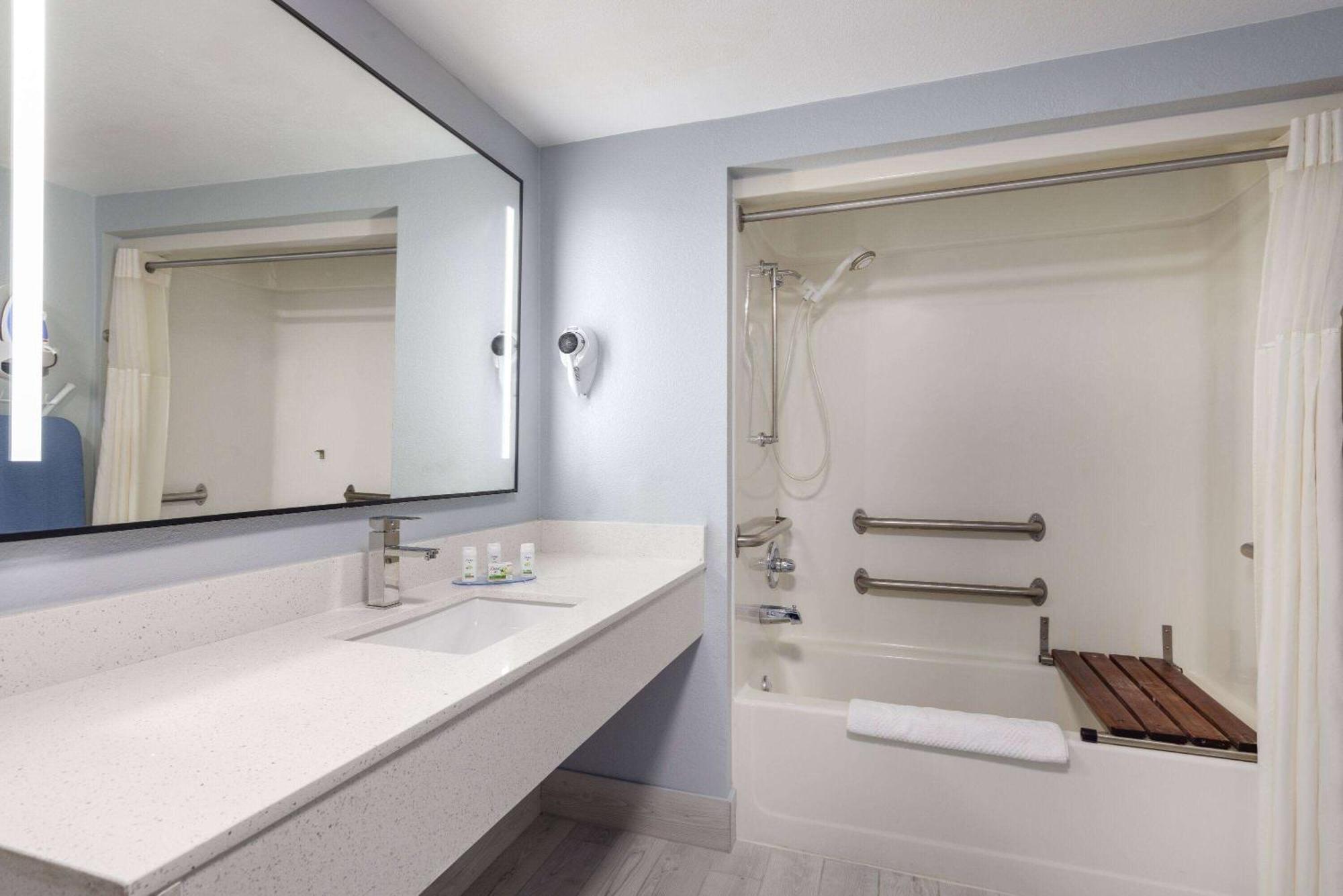 Hotel Baymont By Wyndham Thousand Hills Branson